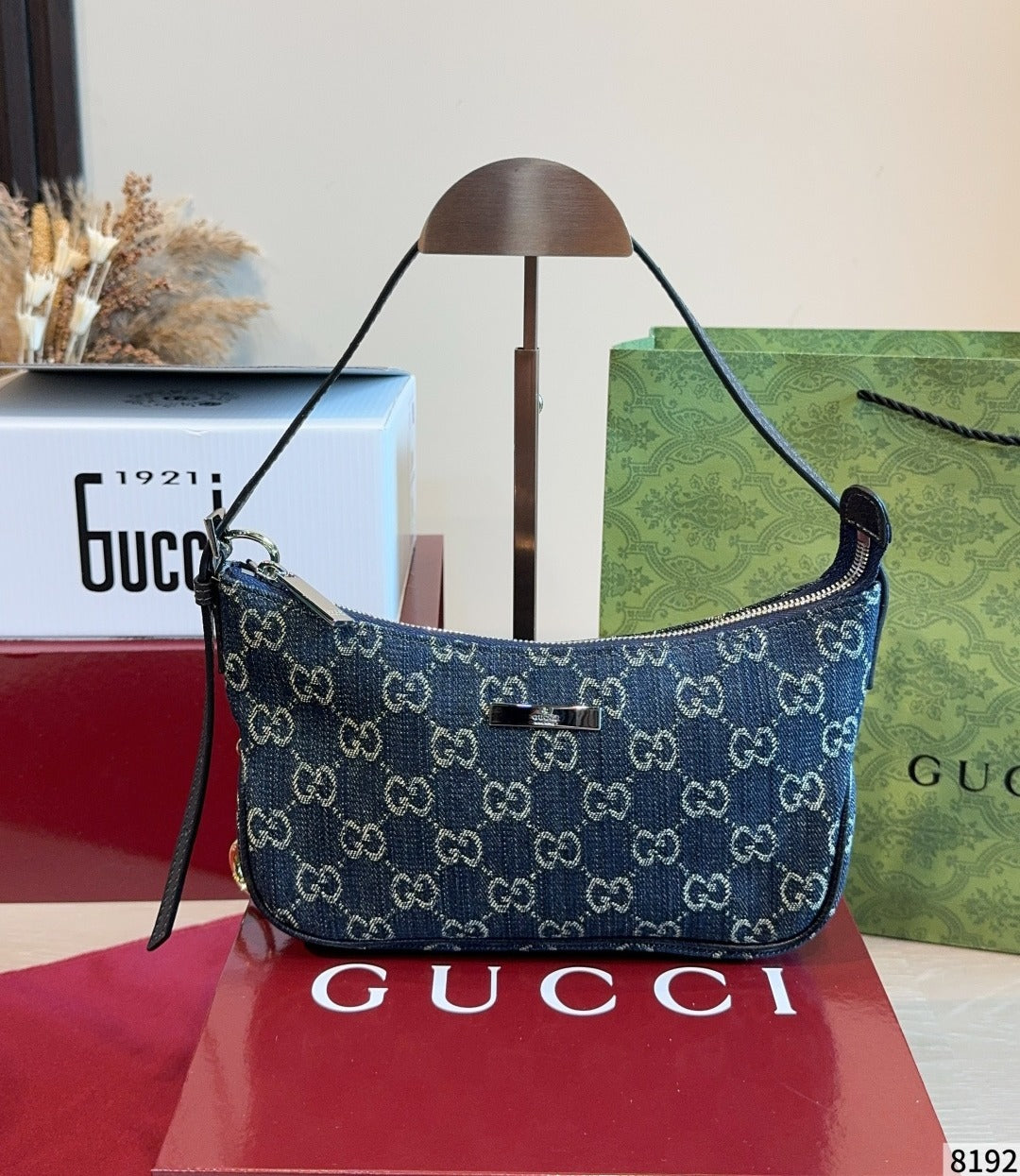 Gucci Vintage-Finish Shoulder Bag
