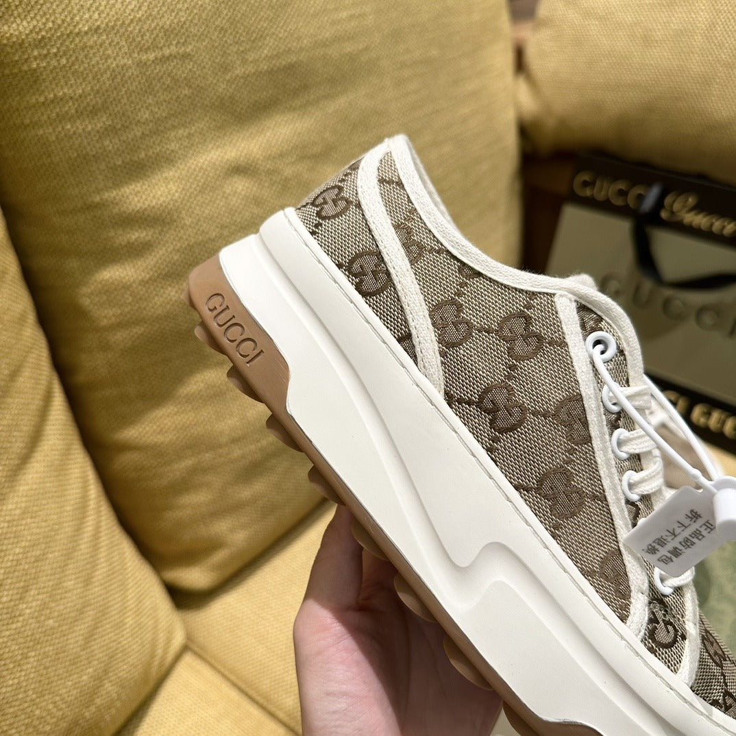 Gucci Canvas Canvas Shoes