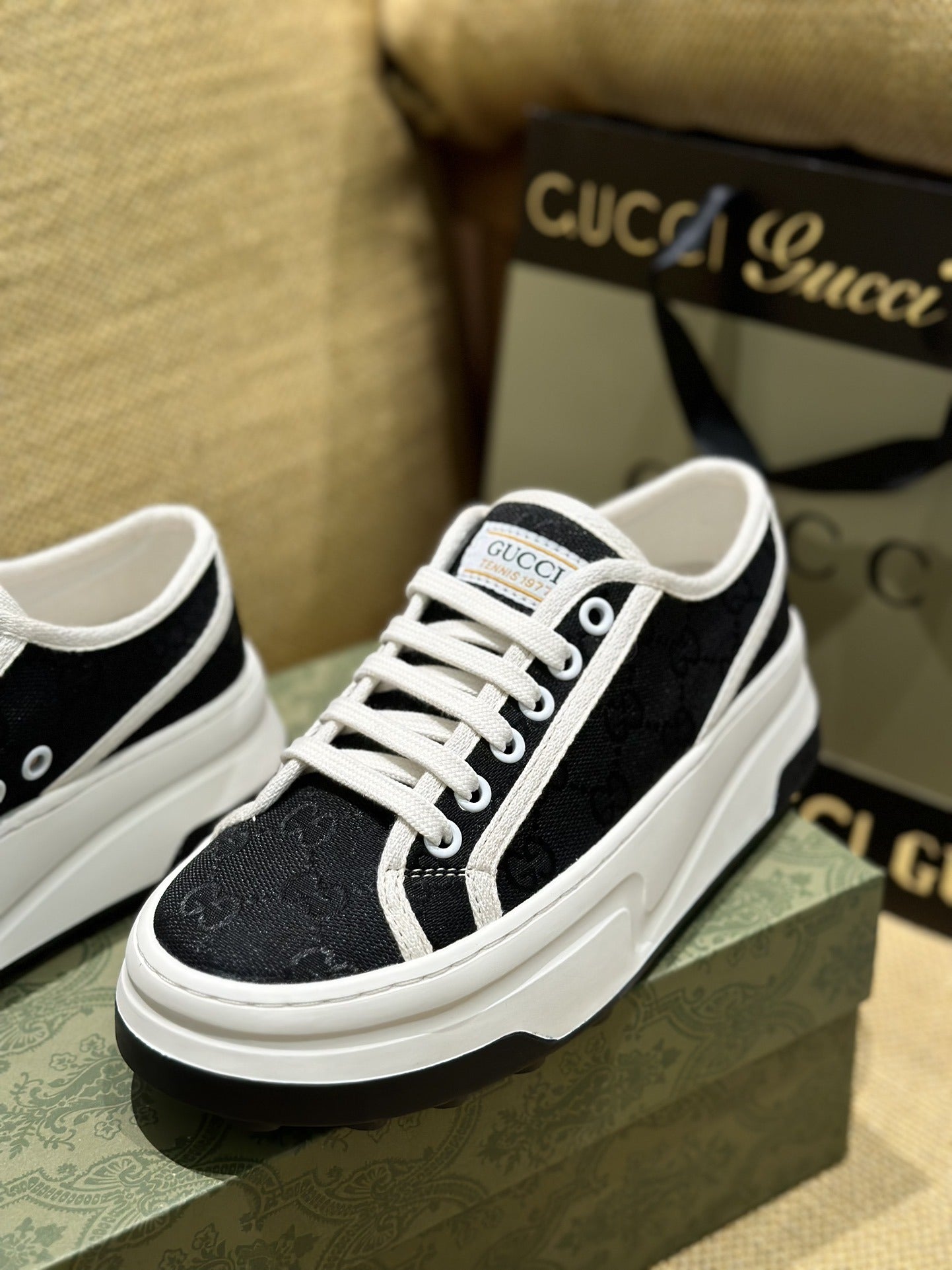 Gucci Canvas Canvas Shoes