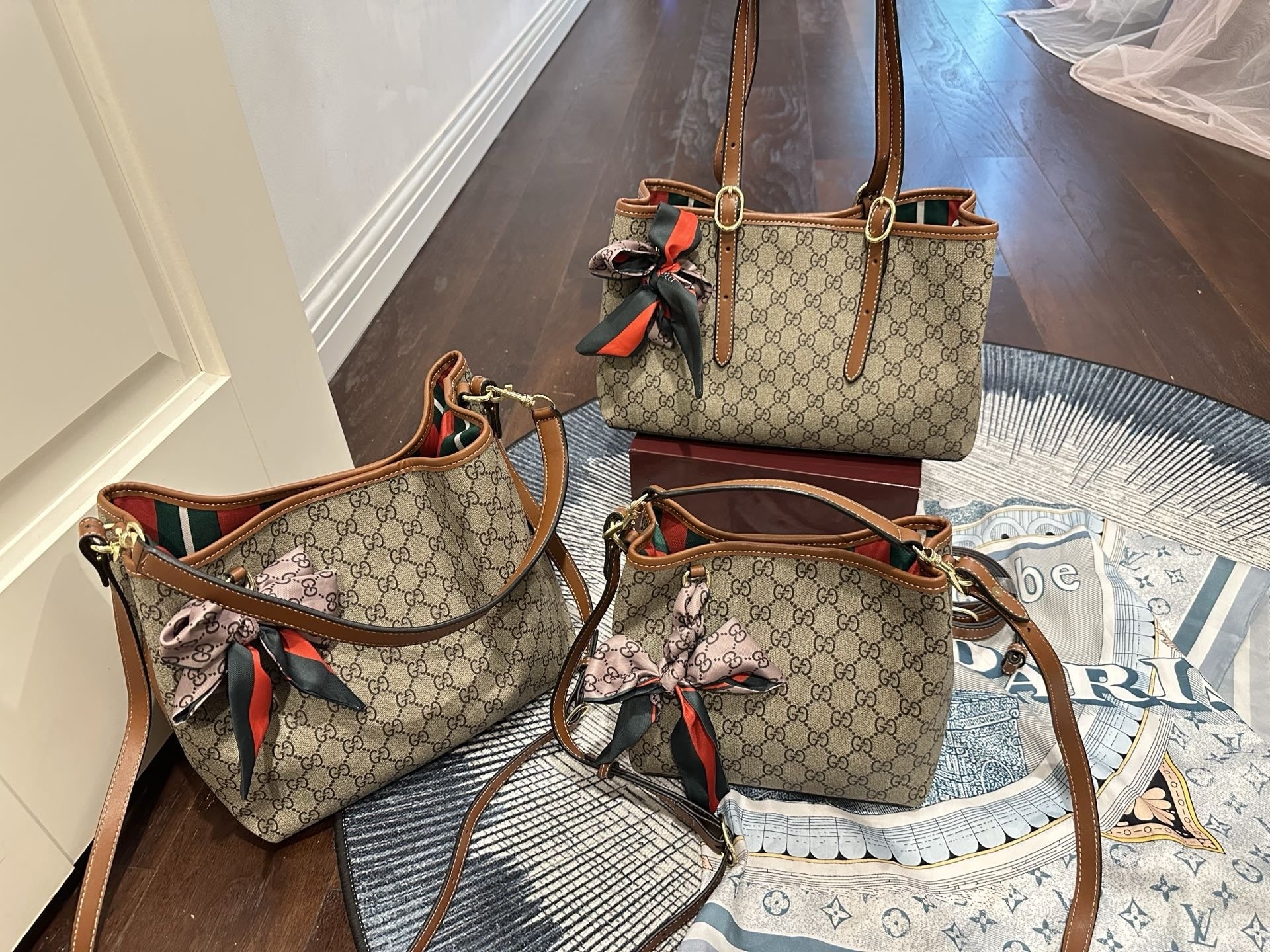 Gucci Vintage-Finish Tote Bag
