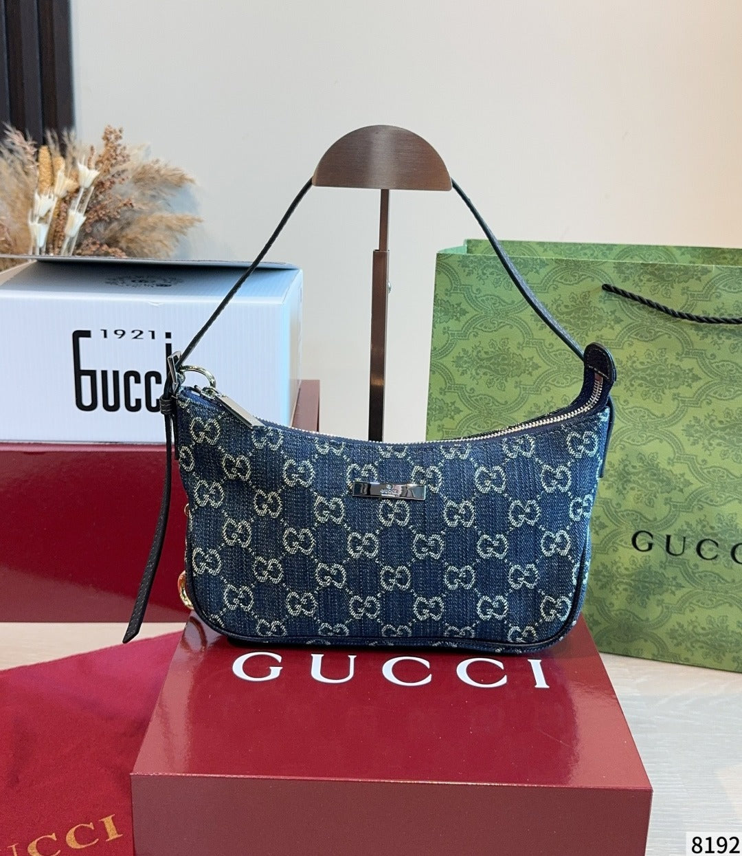 Gucci Vintage-Finish Shoulder Bag