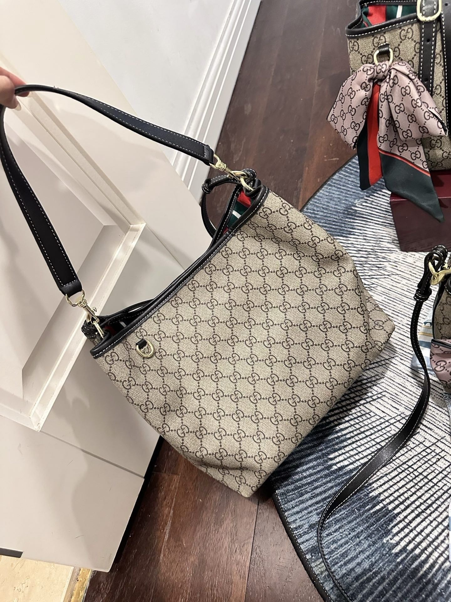 Gucci Vintage-Finish Tote Bag