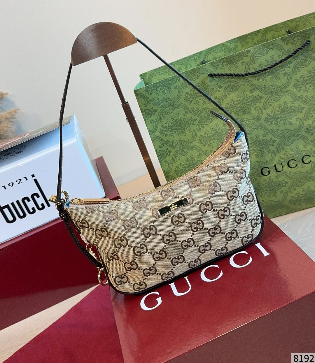 Gucci Vintage-Finish Shoulder Bag