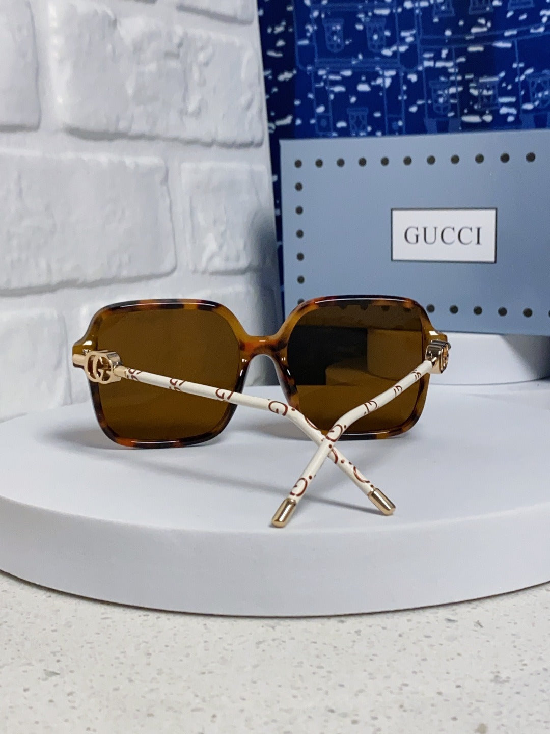Gucci Vintage-Finish Sunglasses