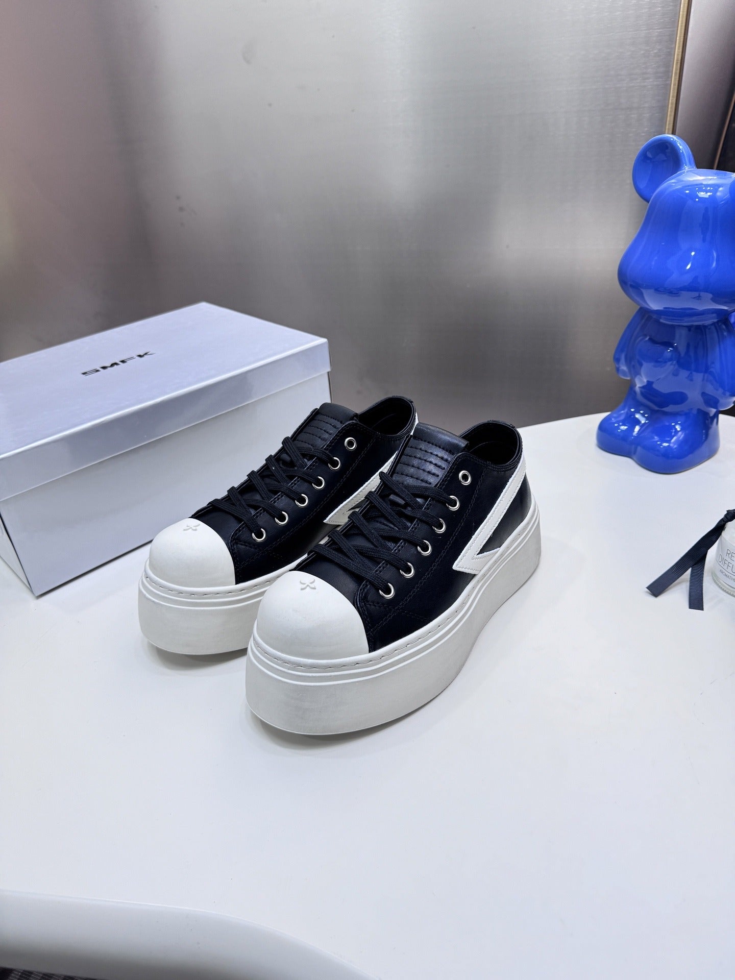 Unbranded Canvas & Lambskin Leather Shoes