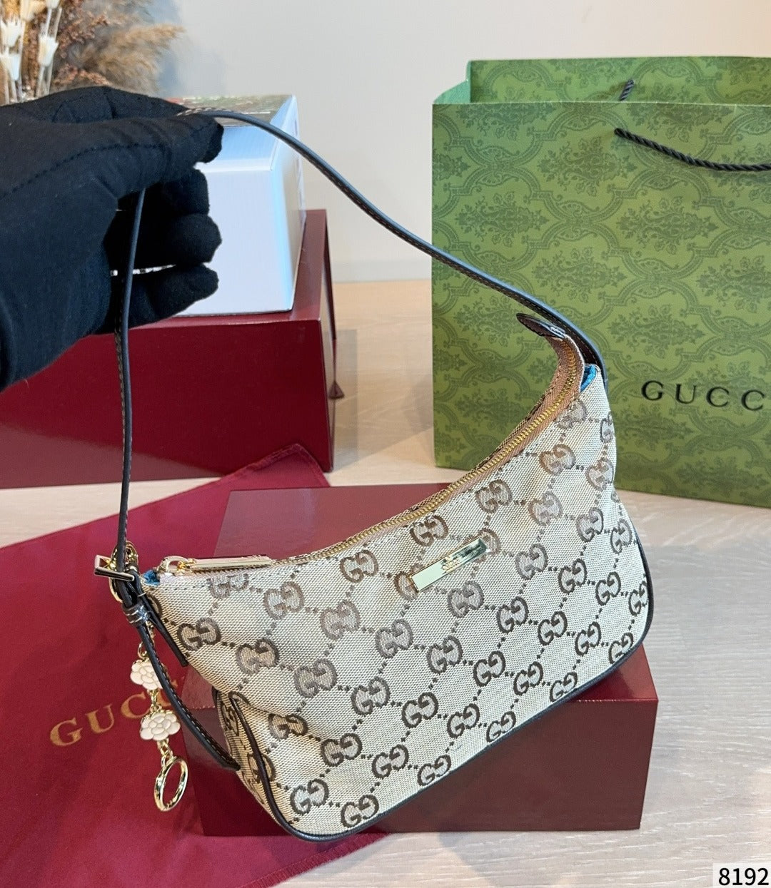Gucci Vintage-Finish Shoulder Bag