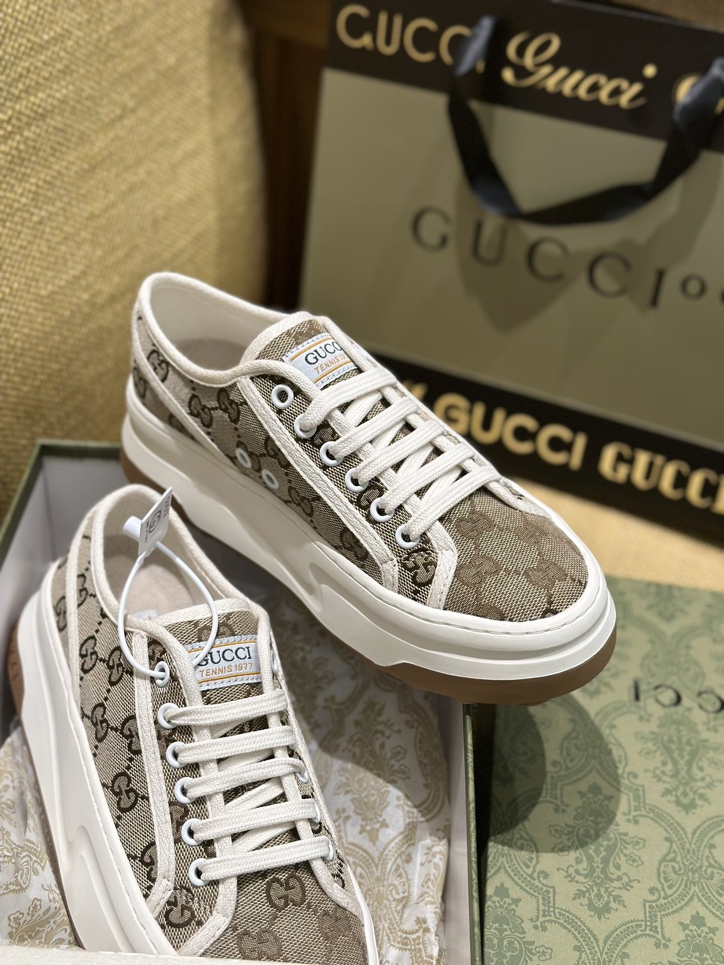 Gucci Canvas Canvas Shoes