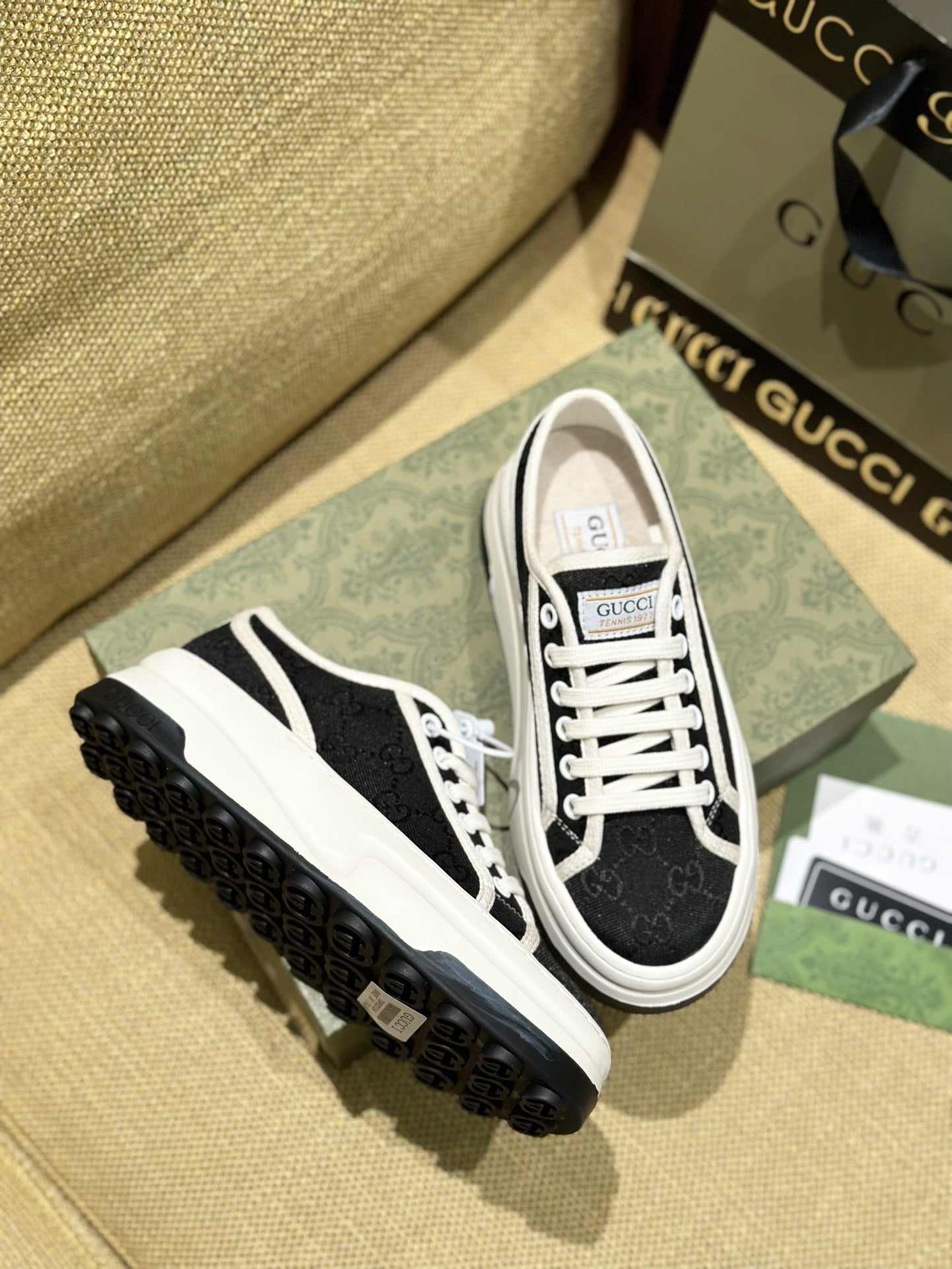 Gucci Canvas Canvas Shoes