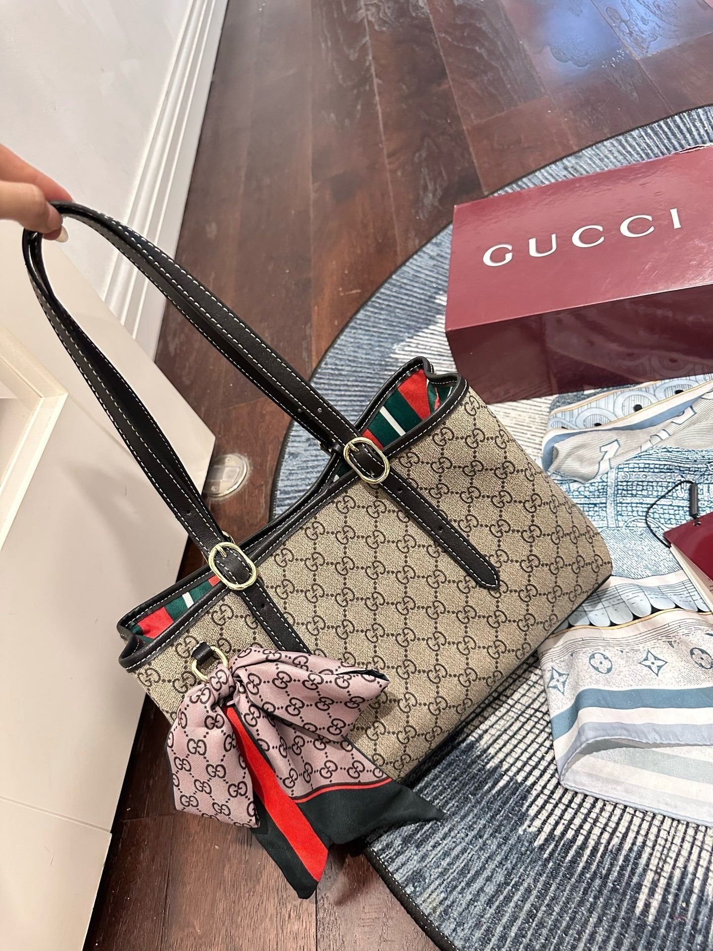 Gucci Vintage-Finish Tote Bag