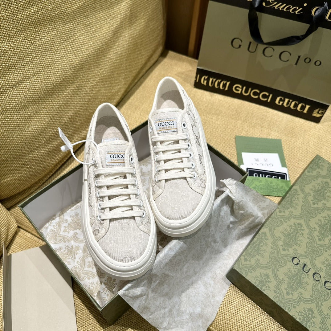 Gucci Canvas Canvas Shoes