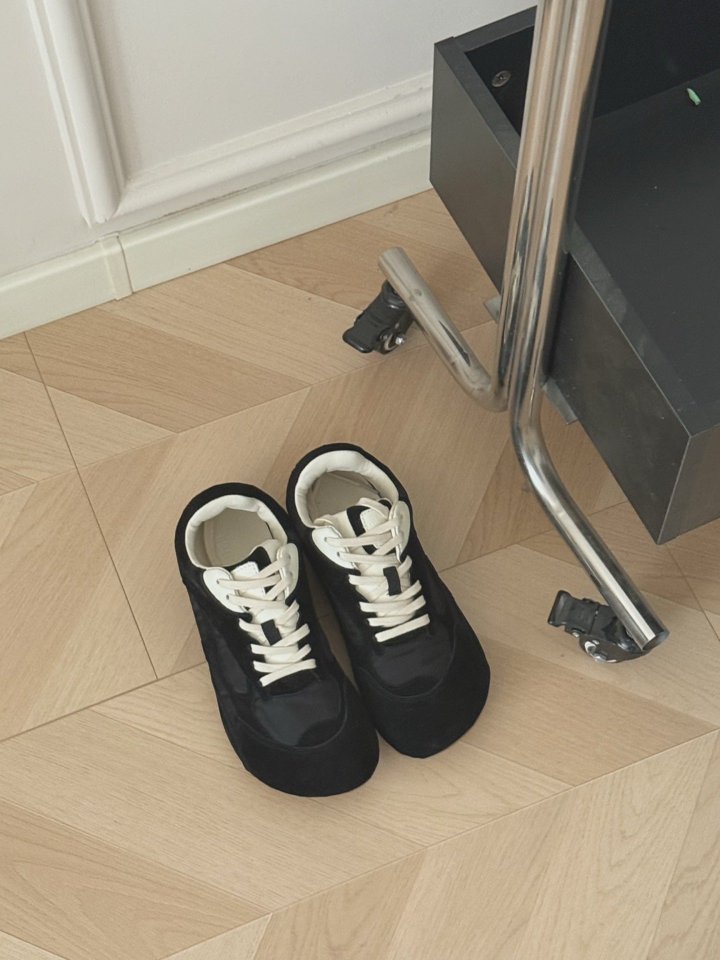 Bottega Veneta Vintage-Finish Sneakers