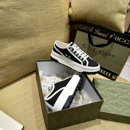 Gucci Canvas Canvas Shoes