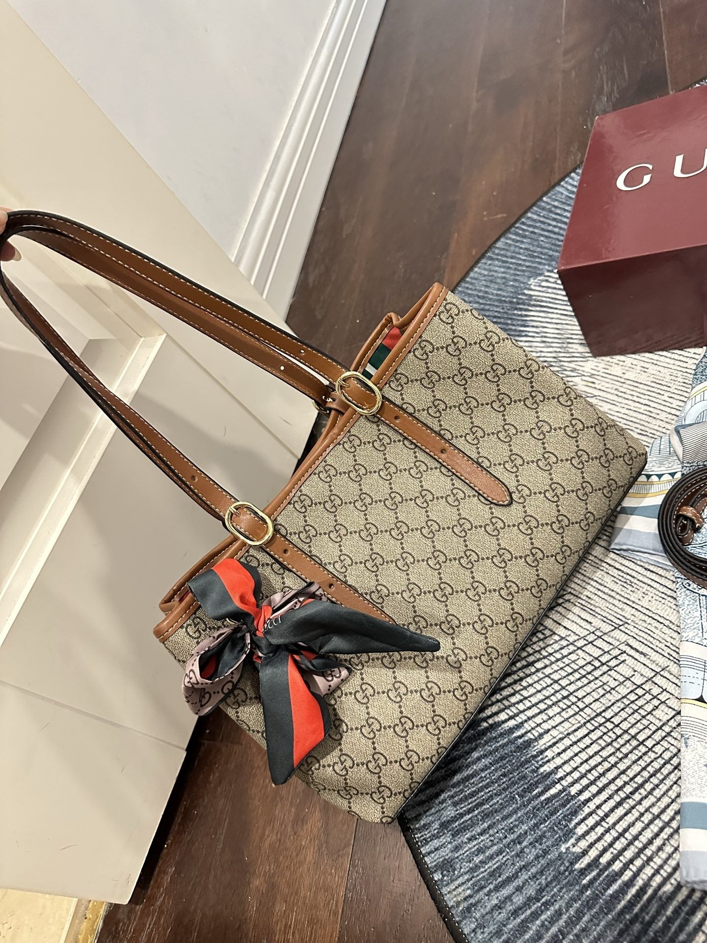 Gucci Vintage-Finish Tote Bag