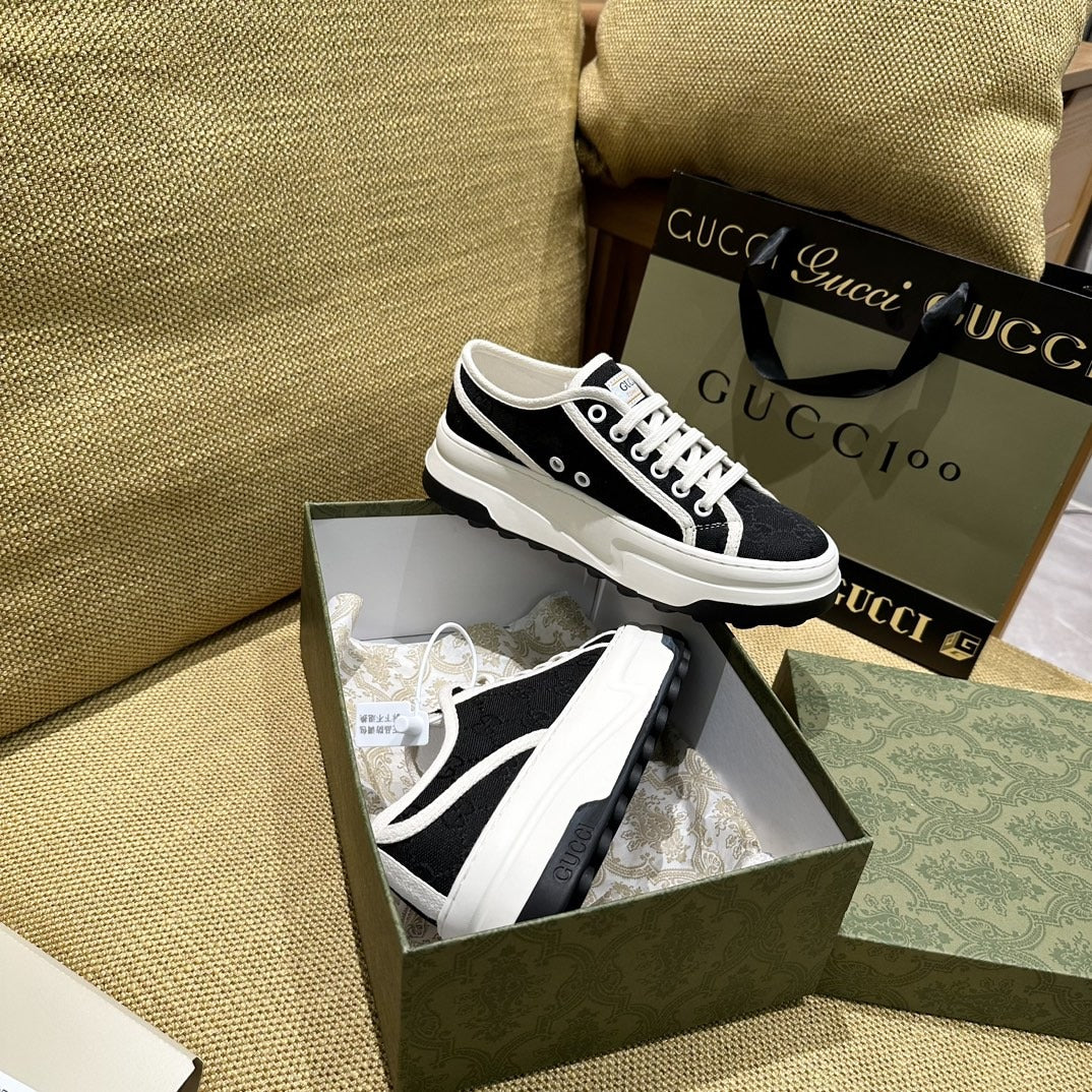 Gucci Canvas Canvas Shoes