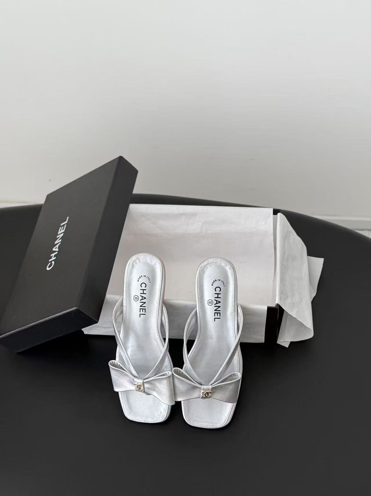 Chanel Lambskin Leather Bow Slides