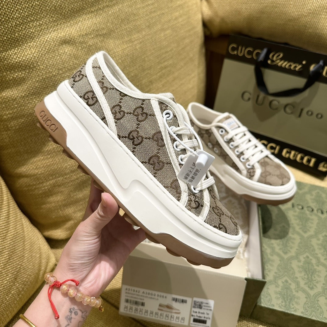 Gucci Canvas Canvas Shoes