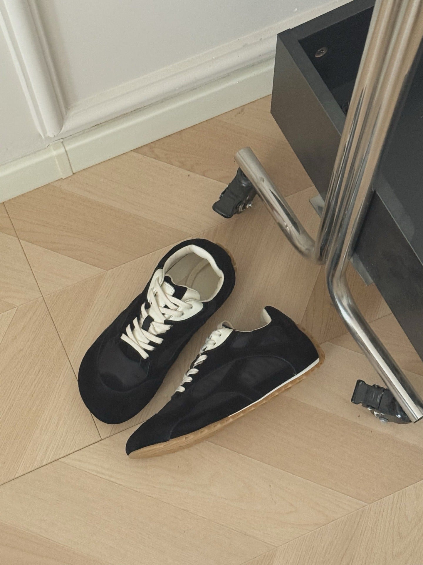 Bottega Veneta Vintage-Finish Sneakers