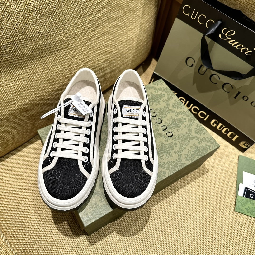 Gucci Canvas Canvas Shoes
