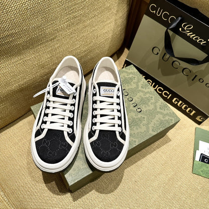 Gucci Canvas Canvas Shoes