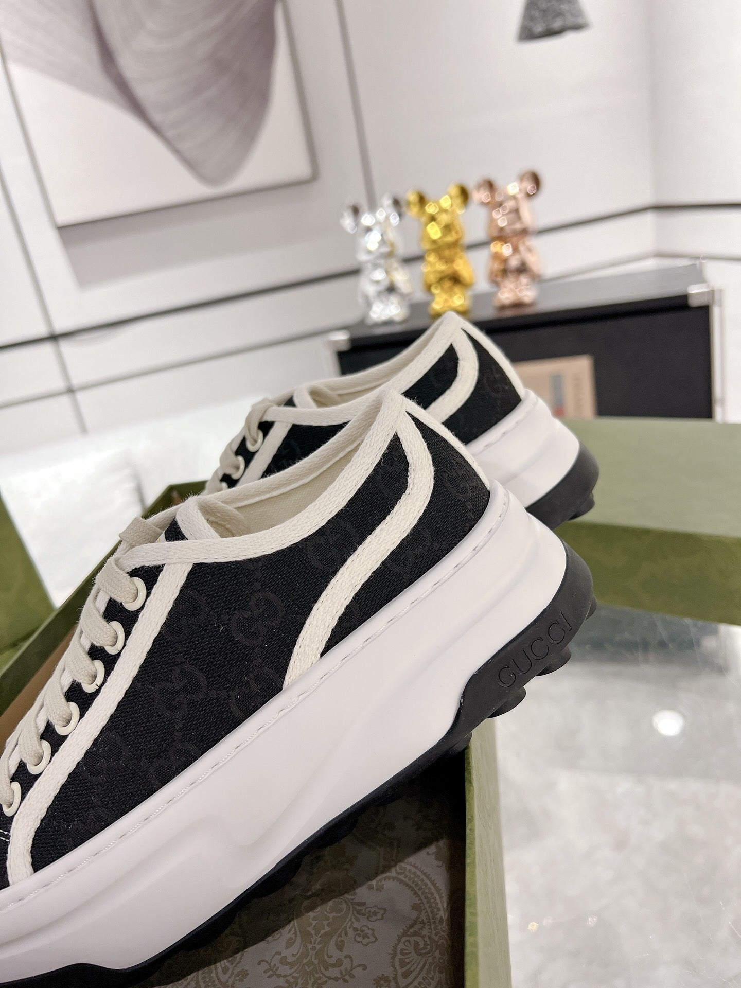 Gucci Canvas Canvas Shoes