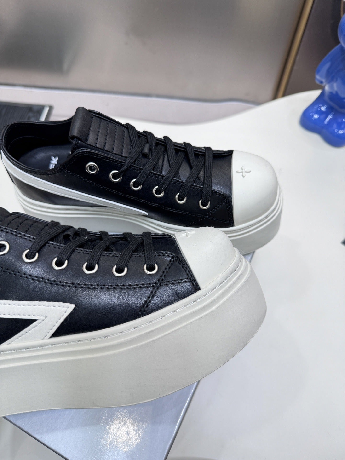 Unbranded Canvas & Lambskin Leather Shoes