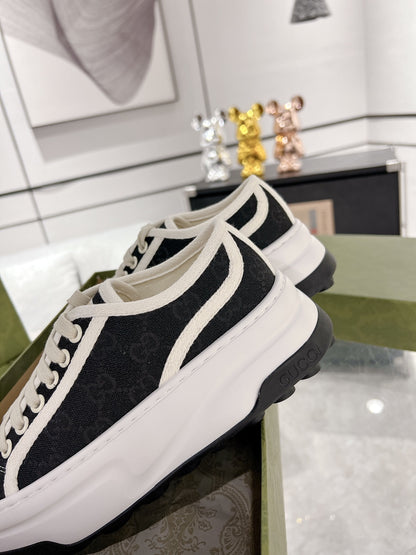 Gucci Canvas Canvas Shoes